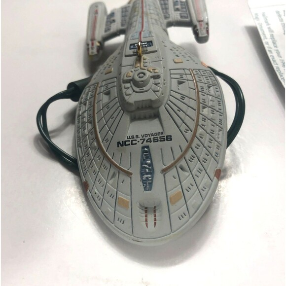 Hallmark Keepsake Ornament 1996 STAR TREK VOYAGER U.S.S. NCC-74656 Magic Light - Picture 7 of 9